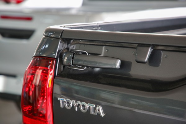 Toyota Hilux Revo ภายนอก