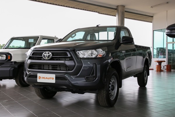 Toyota Hilux Revo ภายนอก