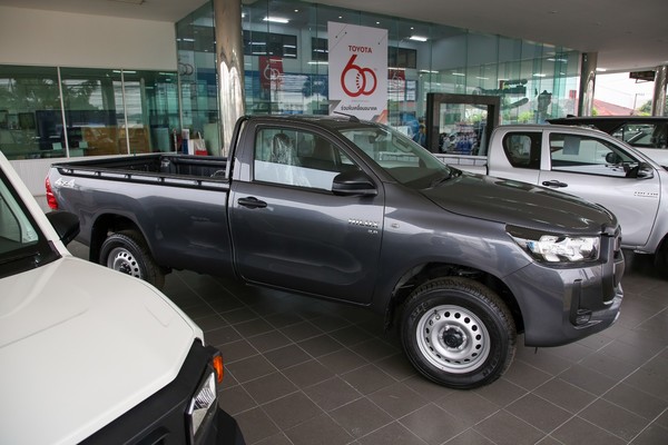 Toyota Hilux Revo ภายนอก