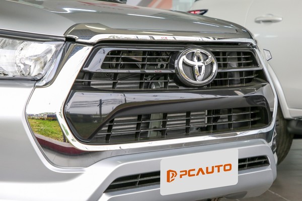 Toyota Hilux Revo ภายนอก