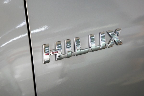 Toyota Hilux Revo ภายนอก