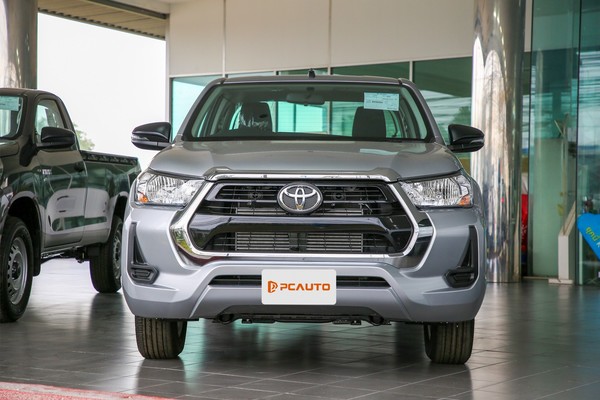 Toyota Hilux Revo ภายนอก