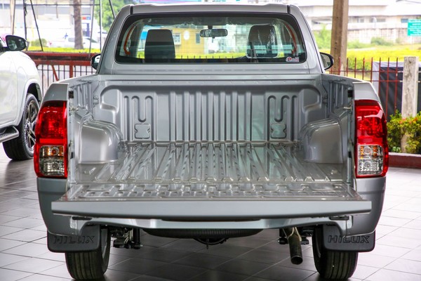 Toyota Hilux Revo พื้นที่