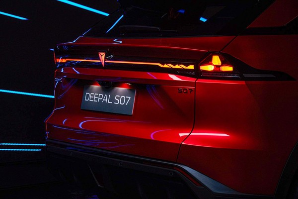 CHANGAN DEEPAL S07 อย่างเป็นทางการ