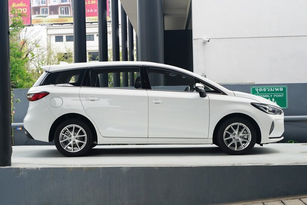 BYD E6 ภายนอก