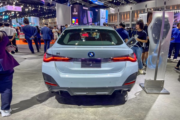 BMW i4 งานแสดงรถยนต์