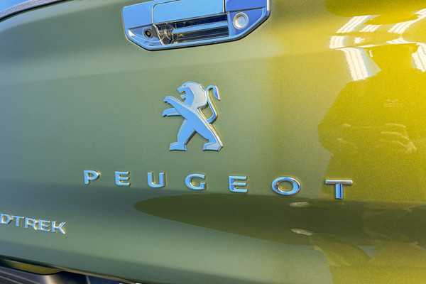 Peugeot 408 งานแสดงรถยนต์