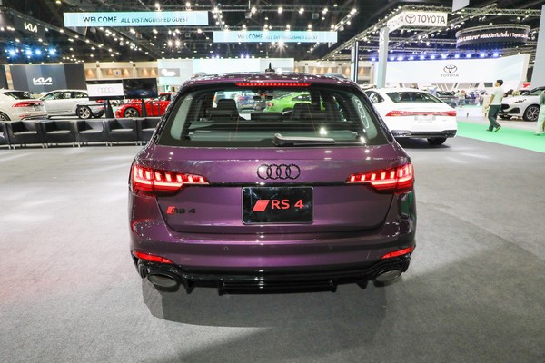 Audi RS 4 งานแสดงรถยนต์