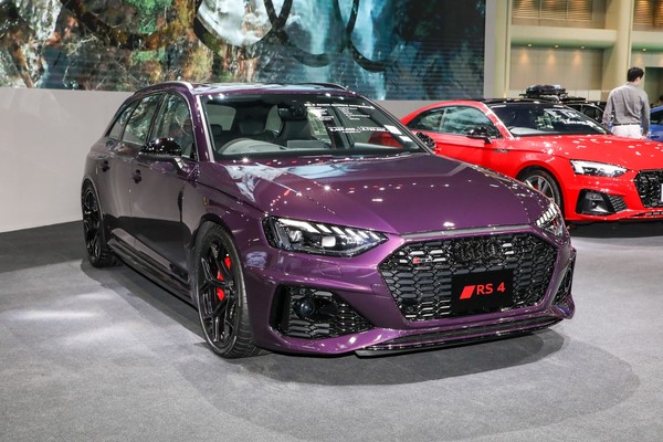 Audi RS 4 งานแสดงรถยนต์