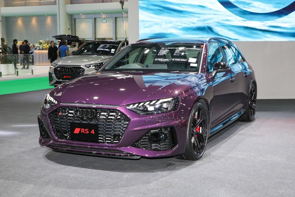 Audi RS 4 งานแสดงรถยนต์