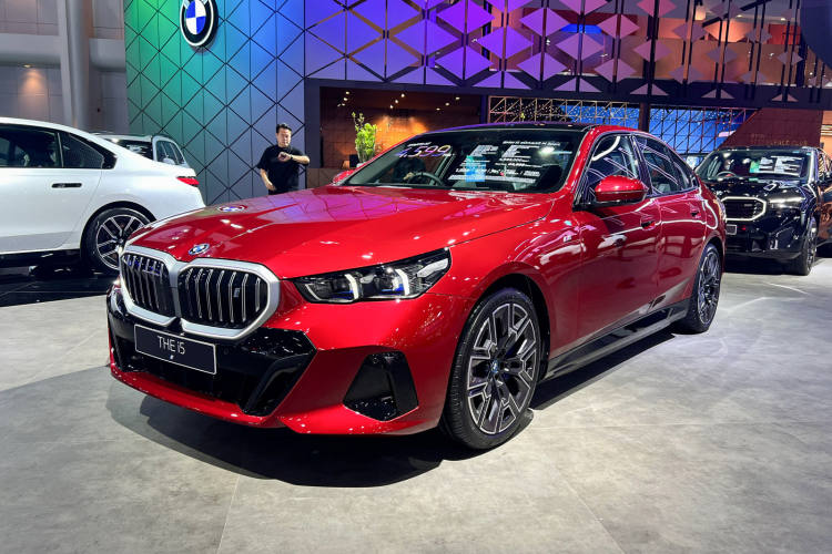 รีวิว BMW i5 2024