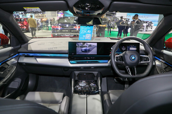 BMW i5 งานแสดงรถยนต์