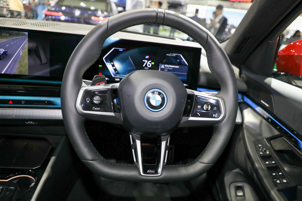 BMW i5 งานแสดงรถยนต์