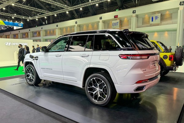 Jeep Grand Cherokee งานแสดงรถยนต์