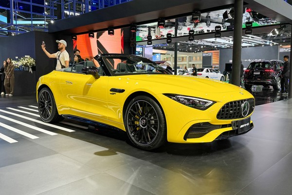 Mercedes-Benz AMG SL 43 งานแสดงรถยนต์