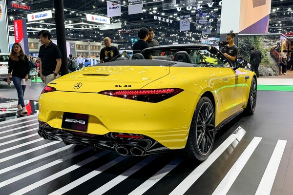 Mercedes-Benz AMG SL 43 งานแสดงรถยนต์