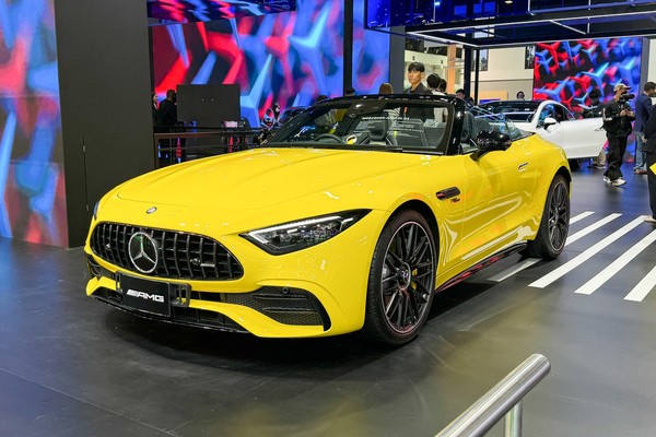 Mercedes-Benz AMG SL 43 งานแสดงรถยนต์