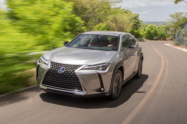 Lexus UX อย่างเป็นทางการ