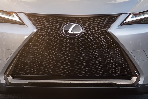 Lexus UX อย่างเป็นทางการ