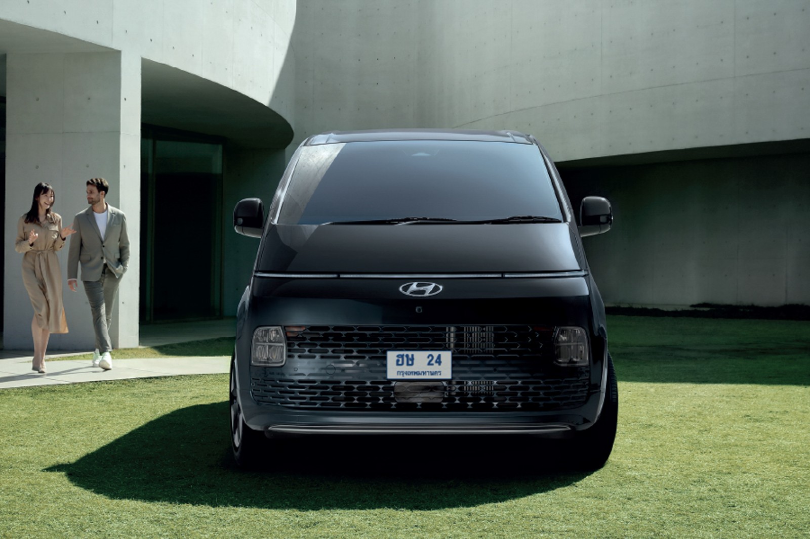 รูป Hyundai Staria PREMIUM 2024