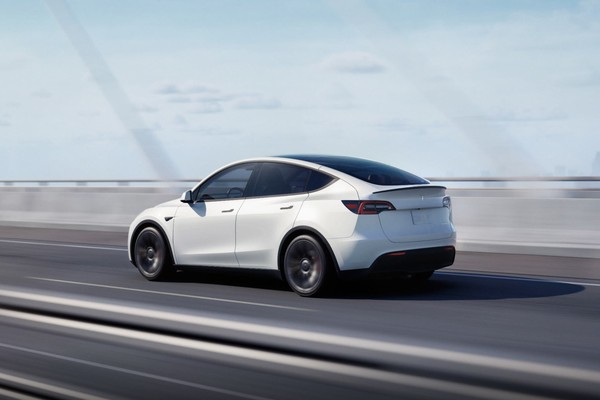 Tesla Model Y อย่างเป็นทางการ