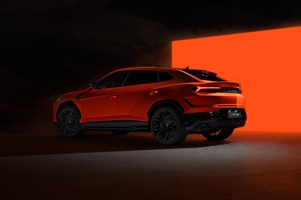 Lamborghini Urus อย่างเป็นทางการ