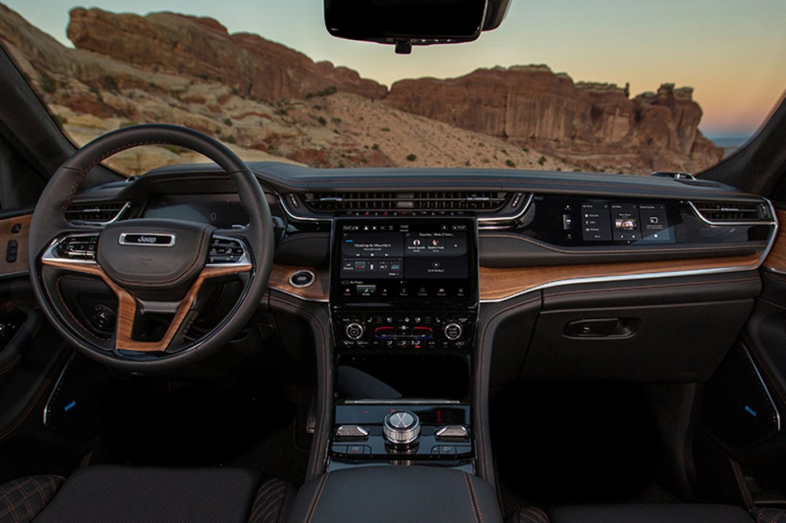 รูป Jeep Grand Cherokee Summit Reserve 4xe Plug-in Hybrid 2024