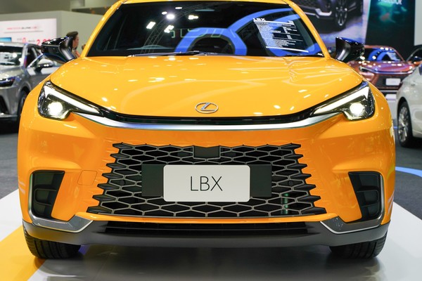 Lexus LBX งานแสดงรถยนต์