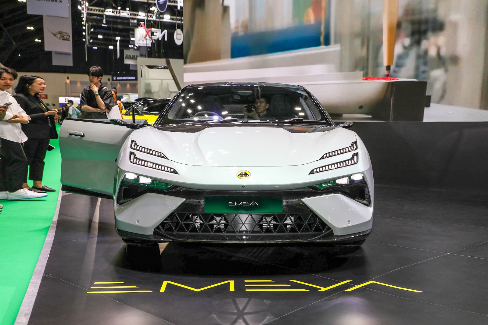 รูป Lotus EMEYA R 2024