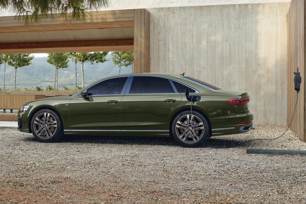 Audi A8 L อย่างเป็นทางการ