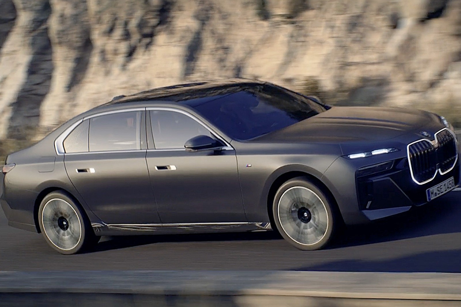 รูป BMW 7-Series M760e xDrive 2023