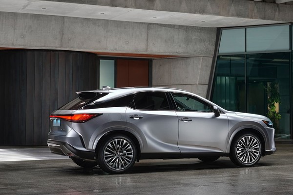 Lexus RX อย่างเป็นทางการ