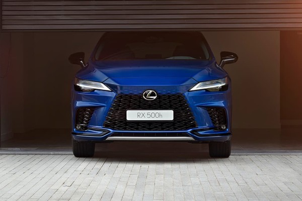 Lexus RX อย่างเป็นทางการ