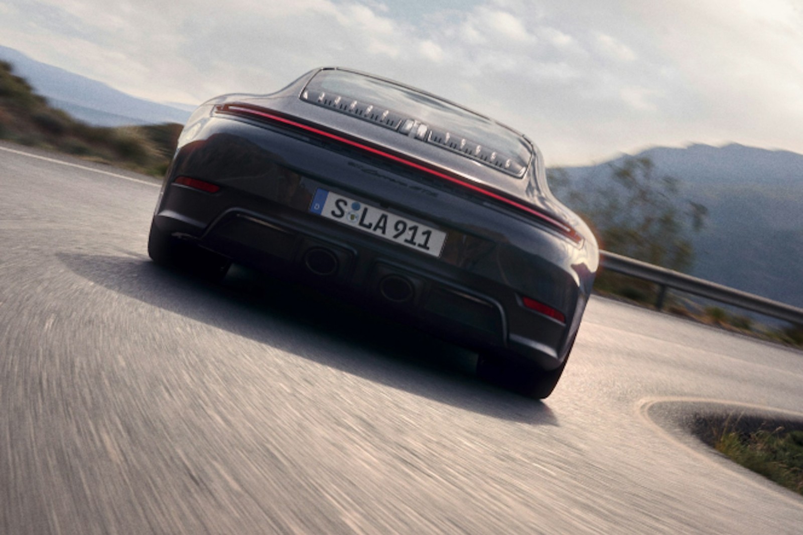 รูป 2024 Porsche 911 Carrera