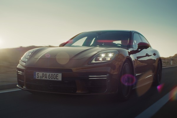 Porsche Panamera อย่างเป็นทางการ