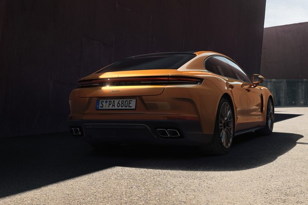 Porsche Panamera อย่างเป็นทางการ