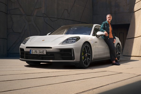 Porsche Panamera อย่างเป็นทางการ