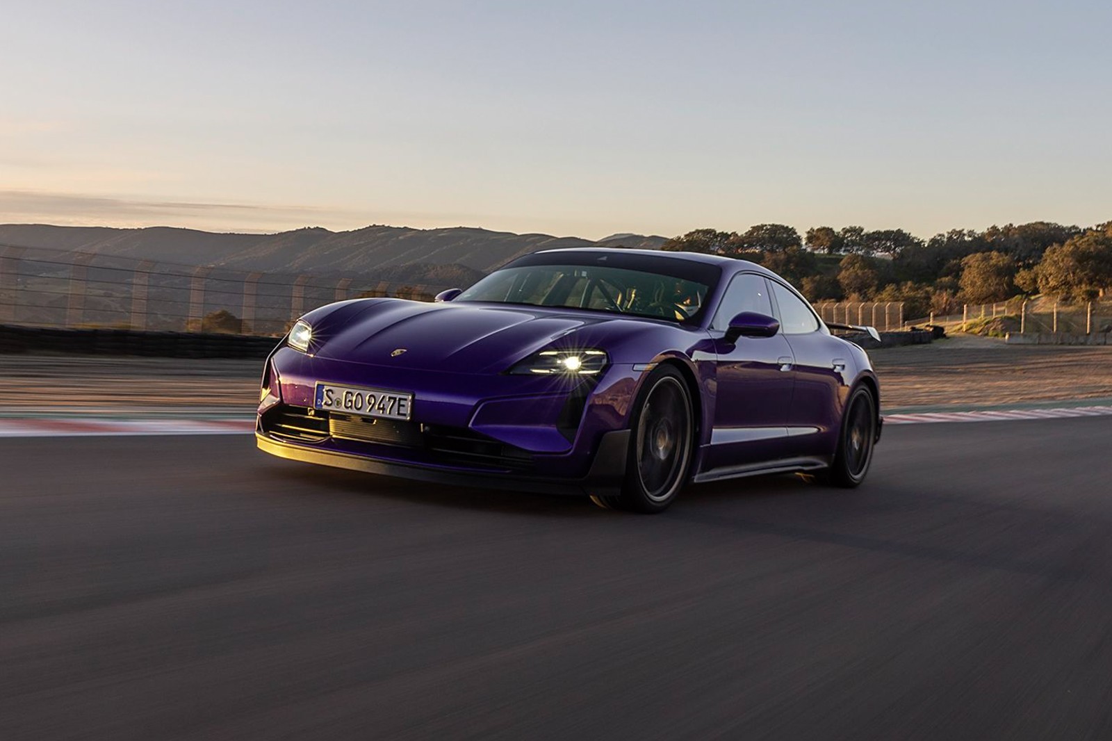 รูป Porsche Taycan Turbo GT 2024