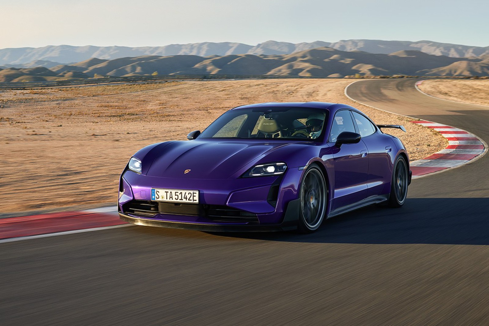 รูป Porsche Taycan Turbo GT 2024