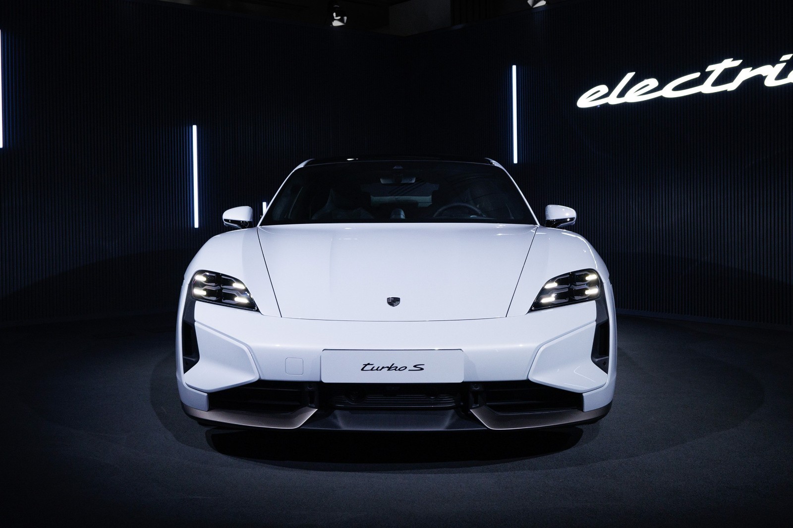 รูป Porsche Taycan Turbo S 2024