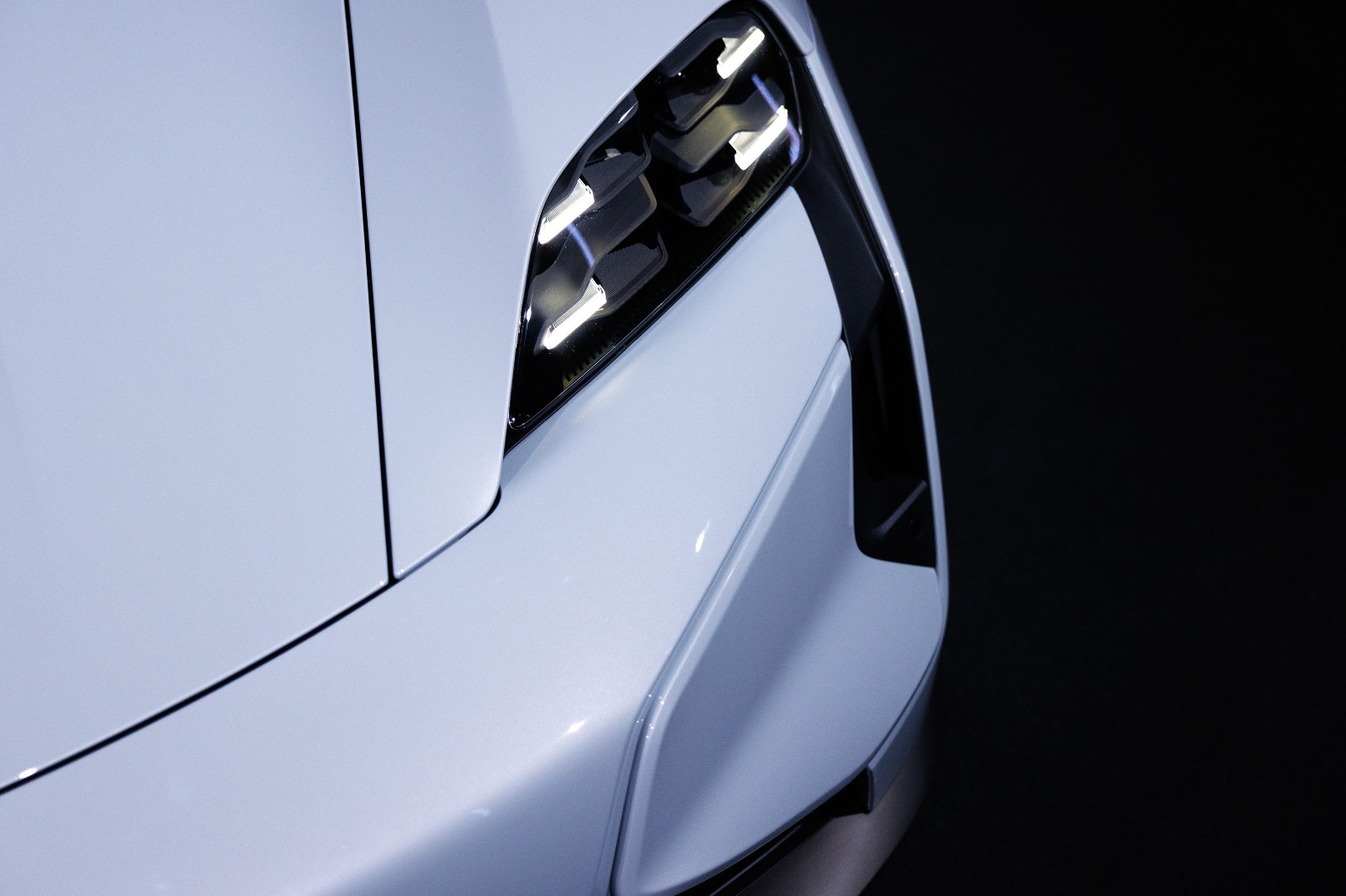 รูป Porsche Taycan Turbo S 2024