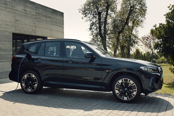 BMW iX3 อย่างเป็นทางการ