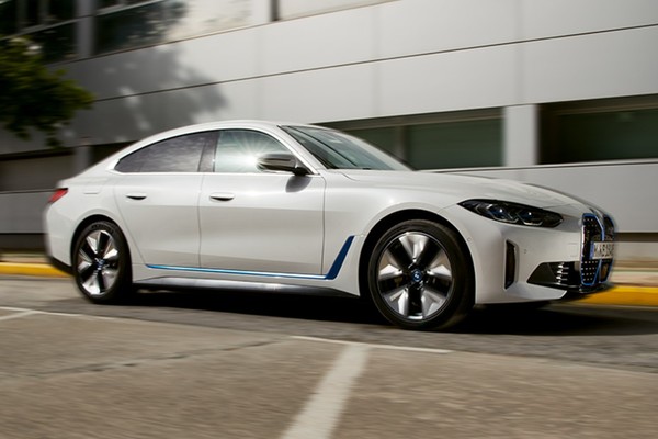 BMW i4 อย่างเป็นทางการ