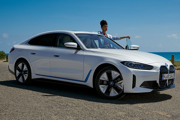 BMW i4 อย่างเป็นทางการ