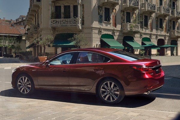 Mazda 6 อย่างเป็นทางการ