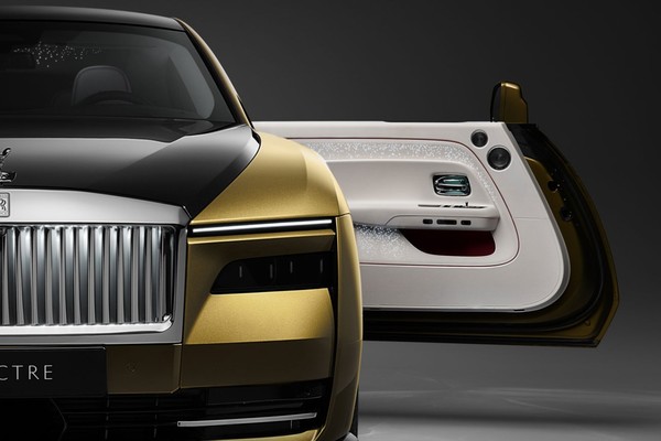 Rolls-Royce SPECTRE อย่างเป็นทางการ