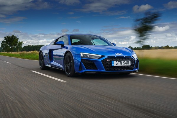 Audi R8 อย่างเป็นทางการ