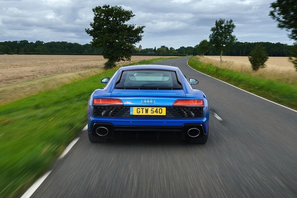 Audi R8 อย่างเป็นทางการ