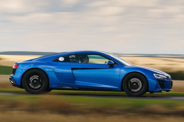 Audi R8 อย่างเป็นทางการ