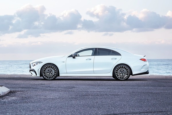 Mercedes-Benz AMG CLS อย่างเป็นทางการ